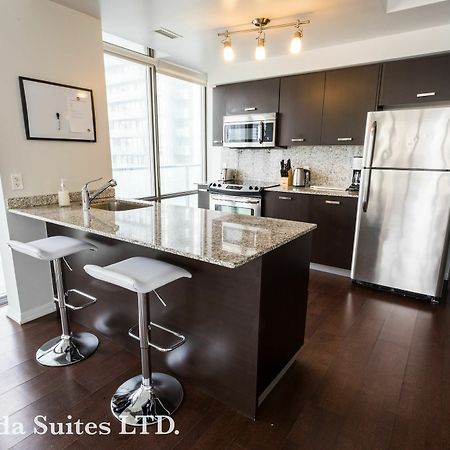 Canada Suites - 832 Bay St. Toronto Buitenkant foto