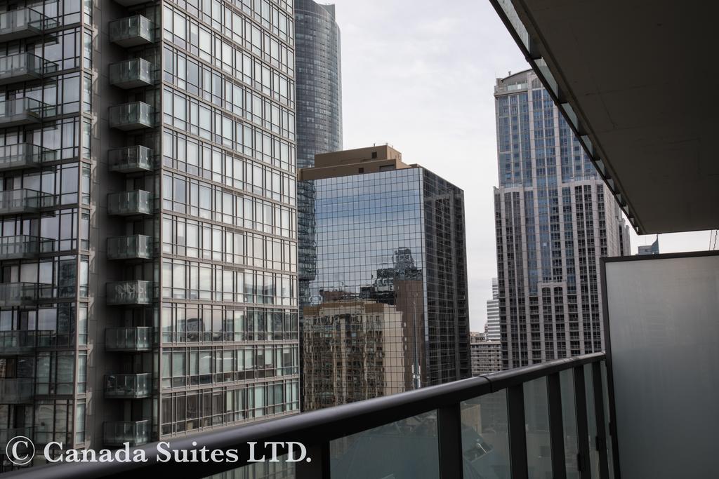 Canada Suites - 832 Bay St. Toronto Buitenkant foto